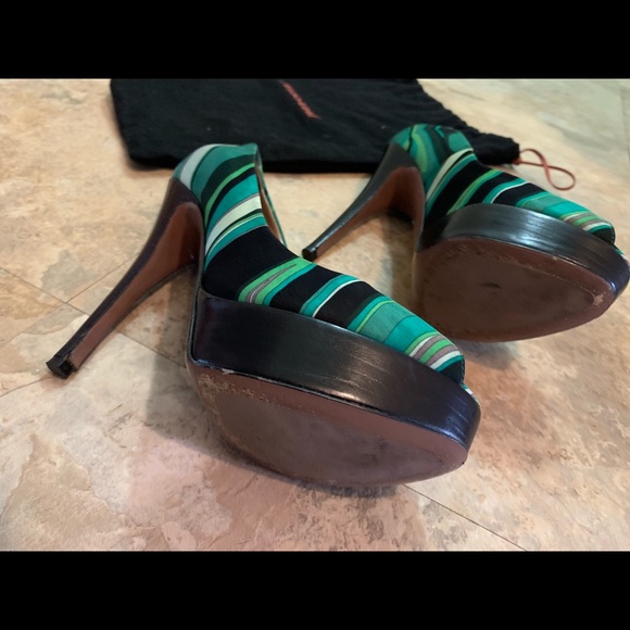Gorgeous Missoni Heels - Picture 4 of 7